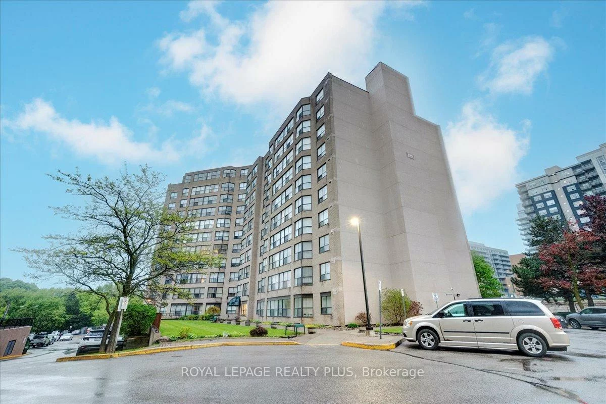 250, Davis, Central Newmarket, Newmarket