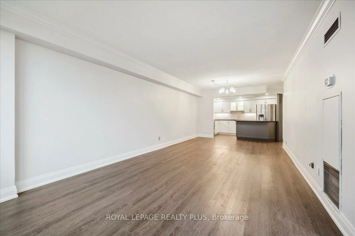 250, Davis, Central Newmarket, Newmarket