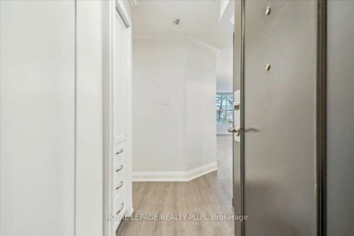 250, Davis, Central Newmarket, Newmarket