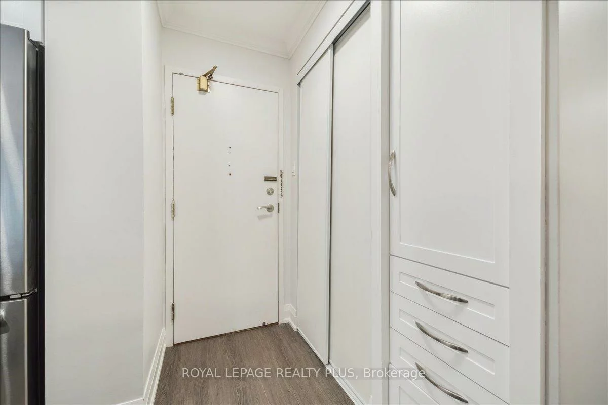 250, Davis, Central Newmarket, Newmarket