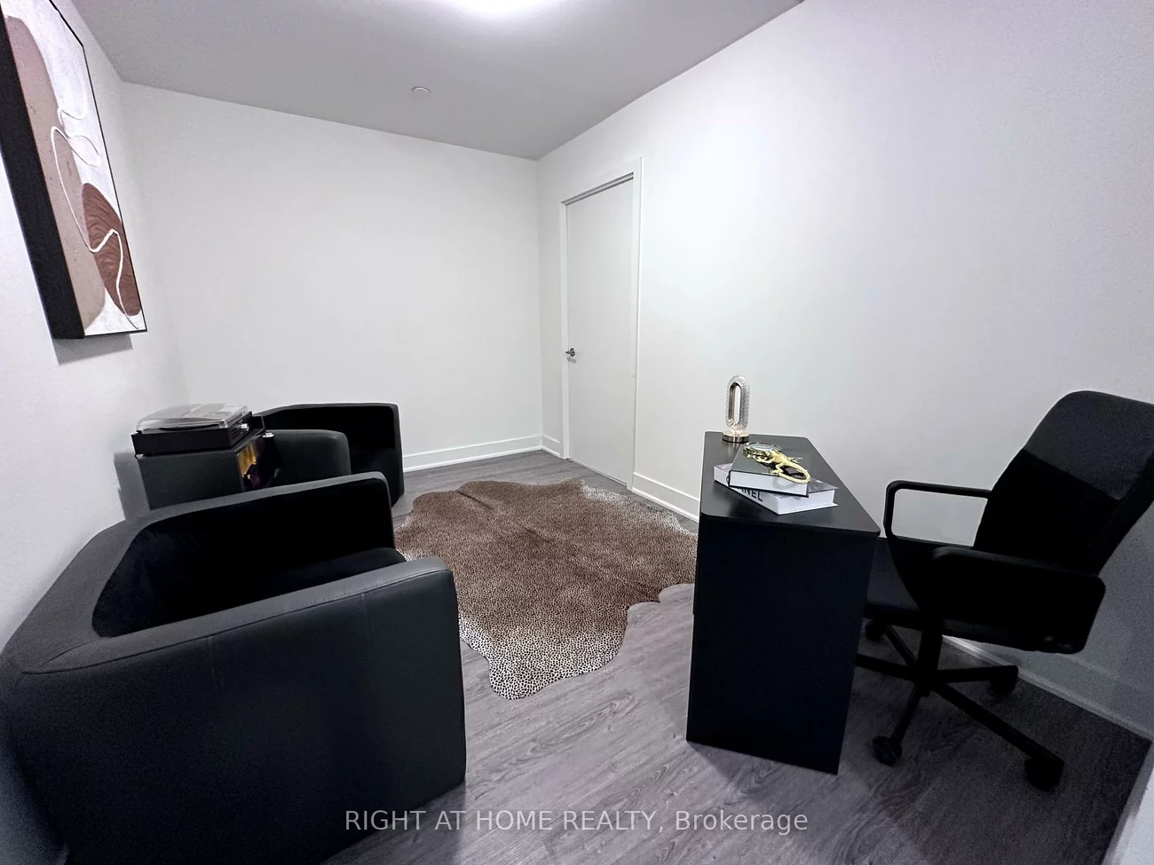 185, Deerfield, Central Newmarket, Newmarket