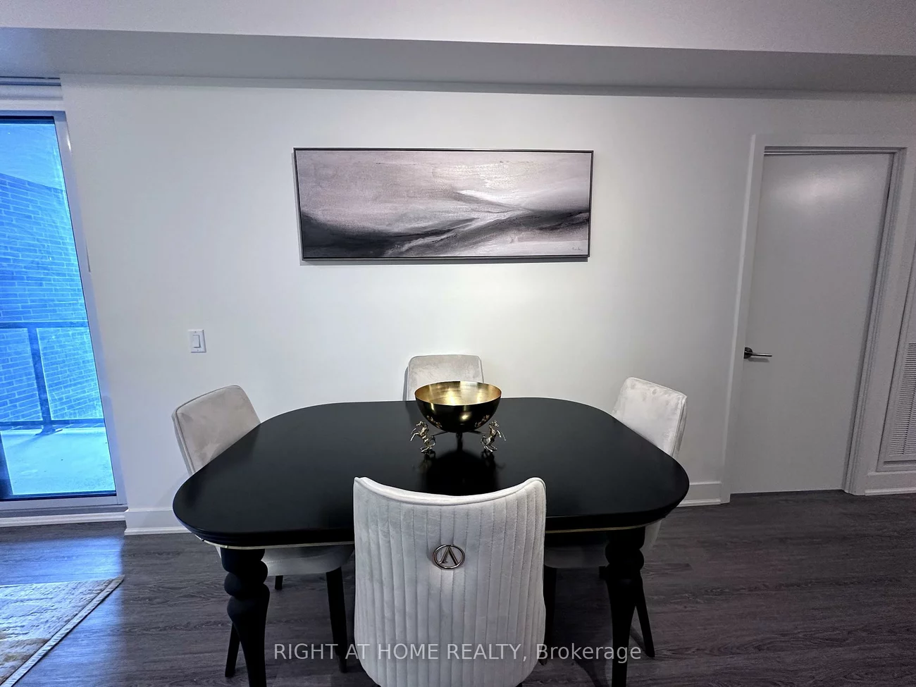 185, Deerfield, Central Newmarket, Newmarket