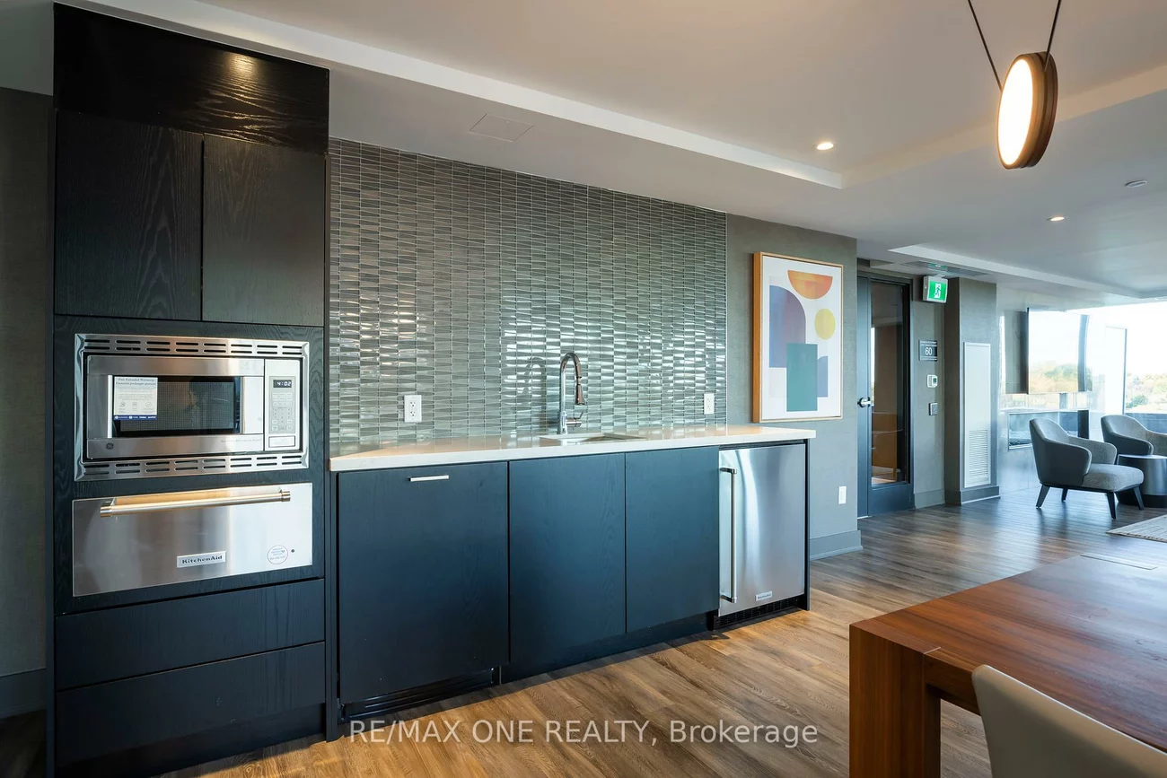185, Deerfield, Central Newmarket, Newmarket