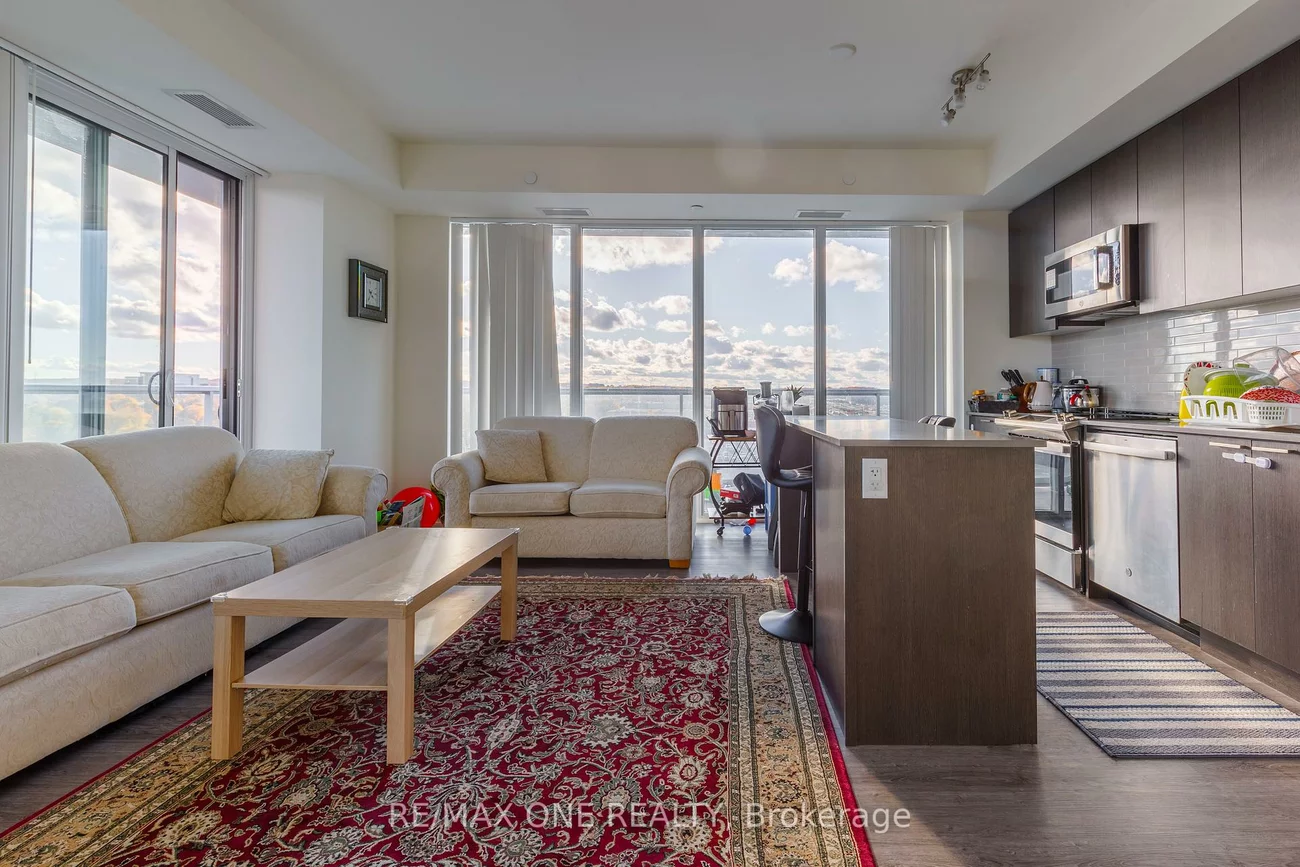 185, Deerfield, Central Newmarket, Newmarket