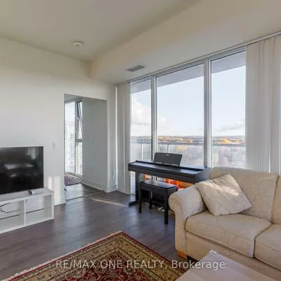 185, Deerfield, Central Newmarket, Newmarket