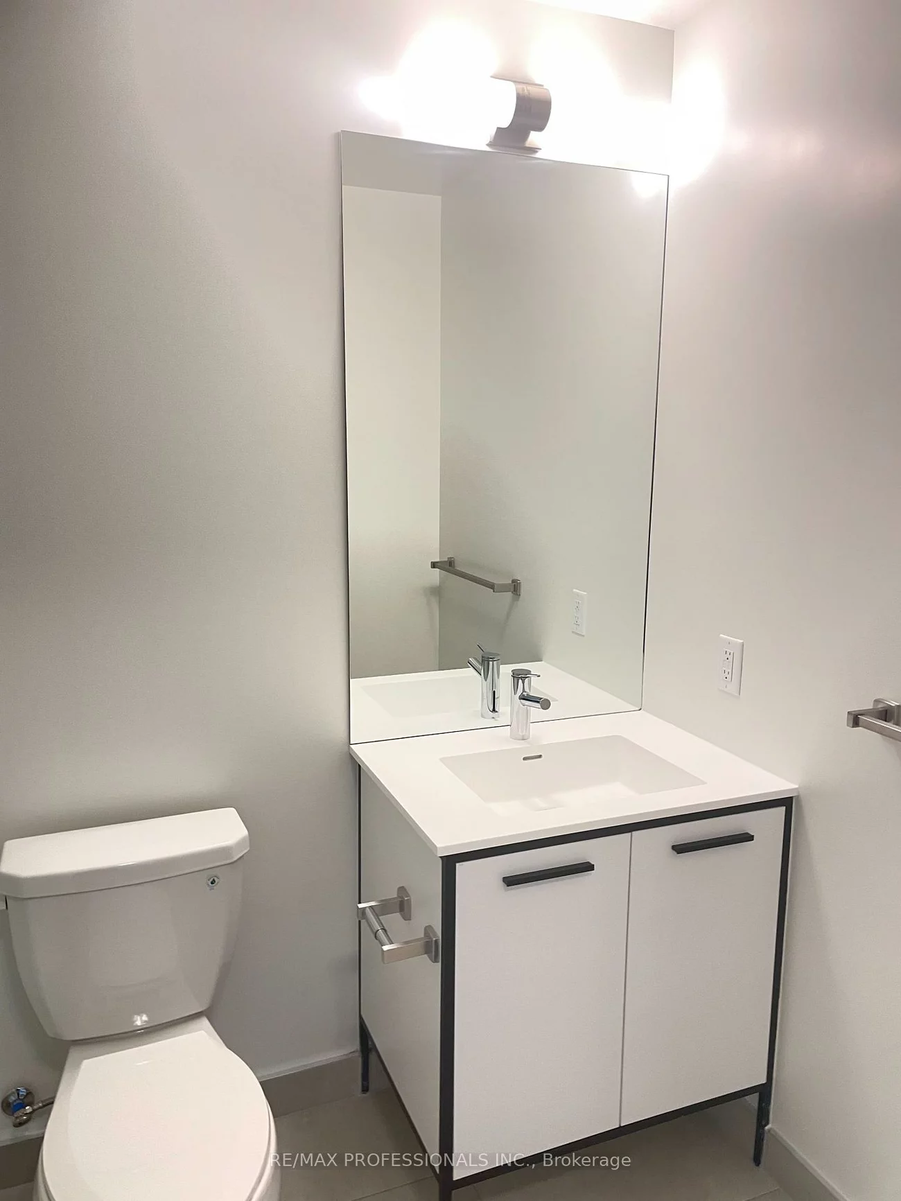 185, Deerfield, Central Newmarket, Newmarket