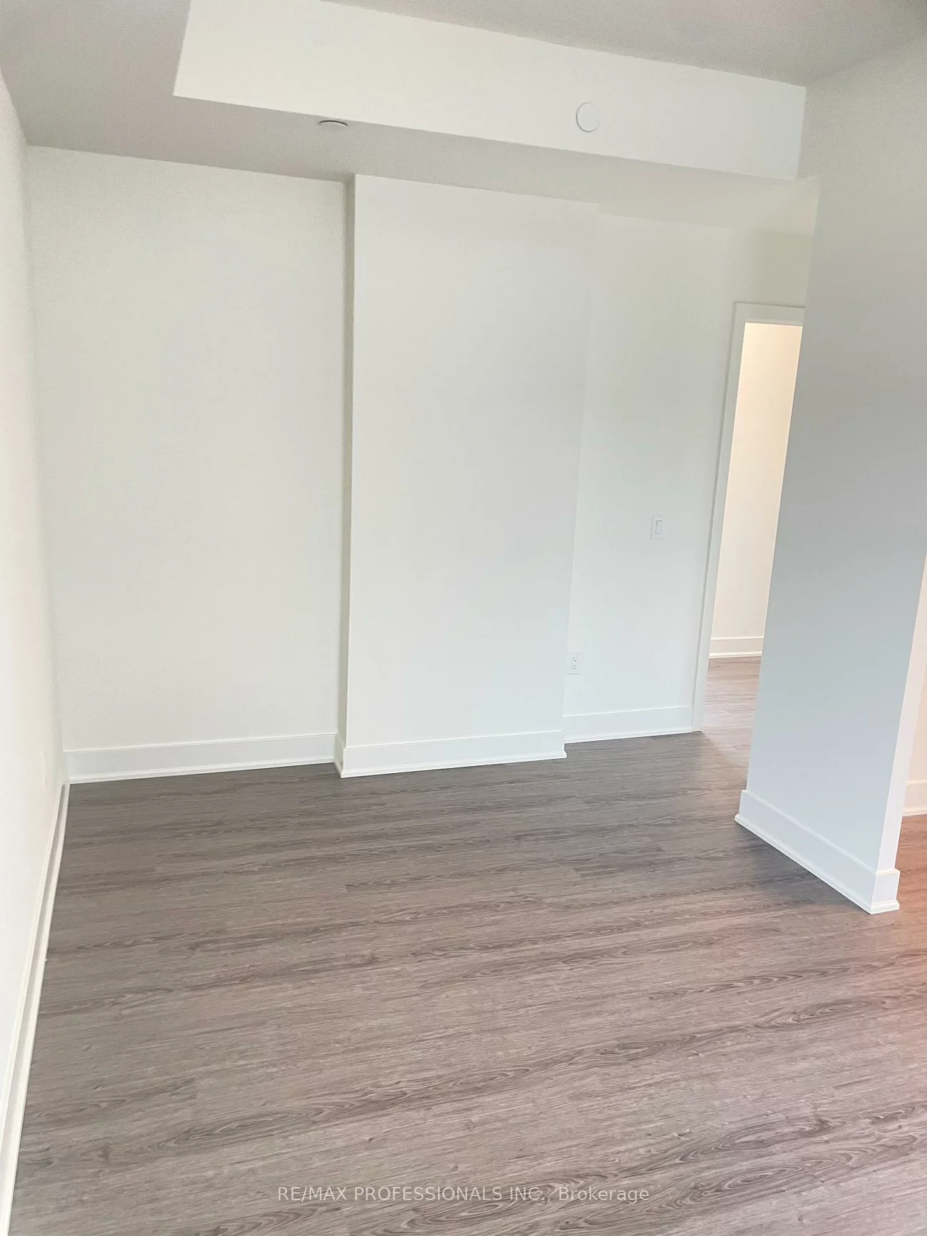 185, Deerfield, Central Newmarket, Newmarket