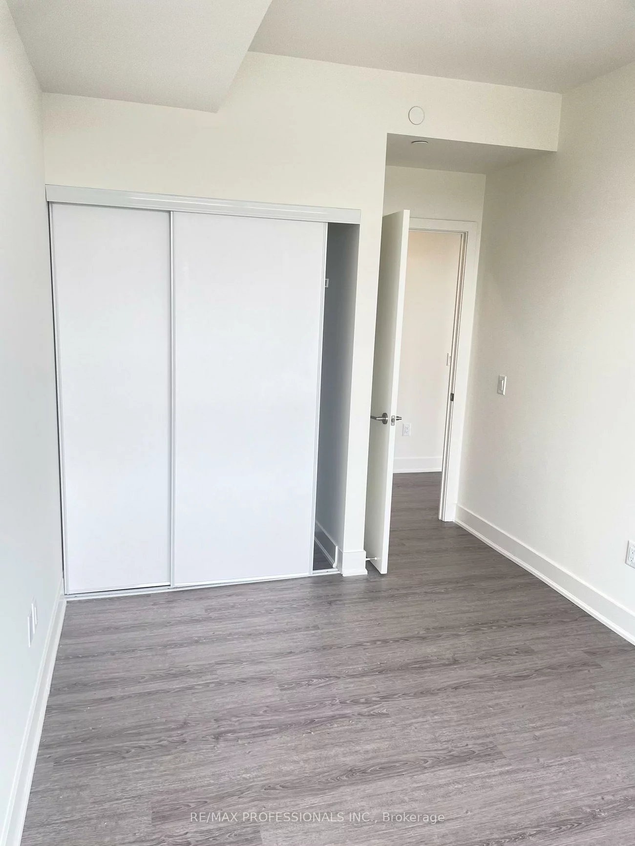 185, Deerfield, Central Newmarket, Newmarket