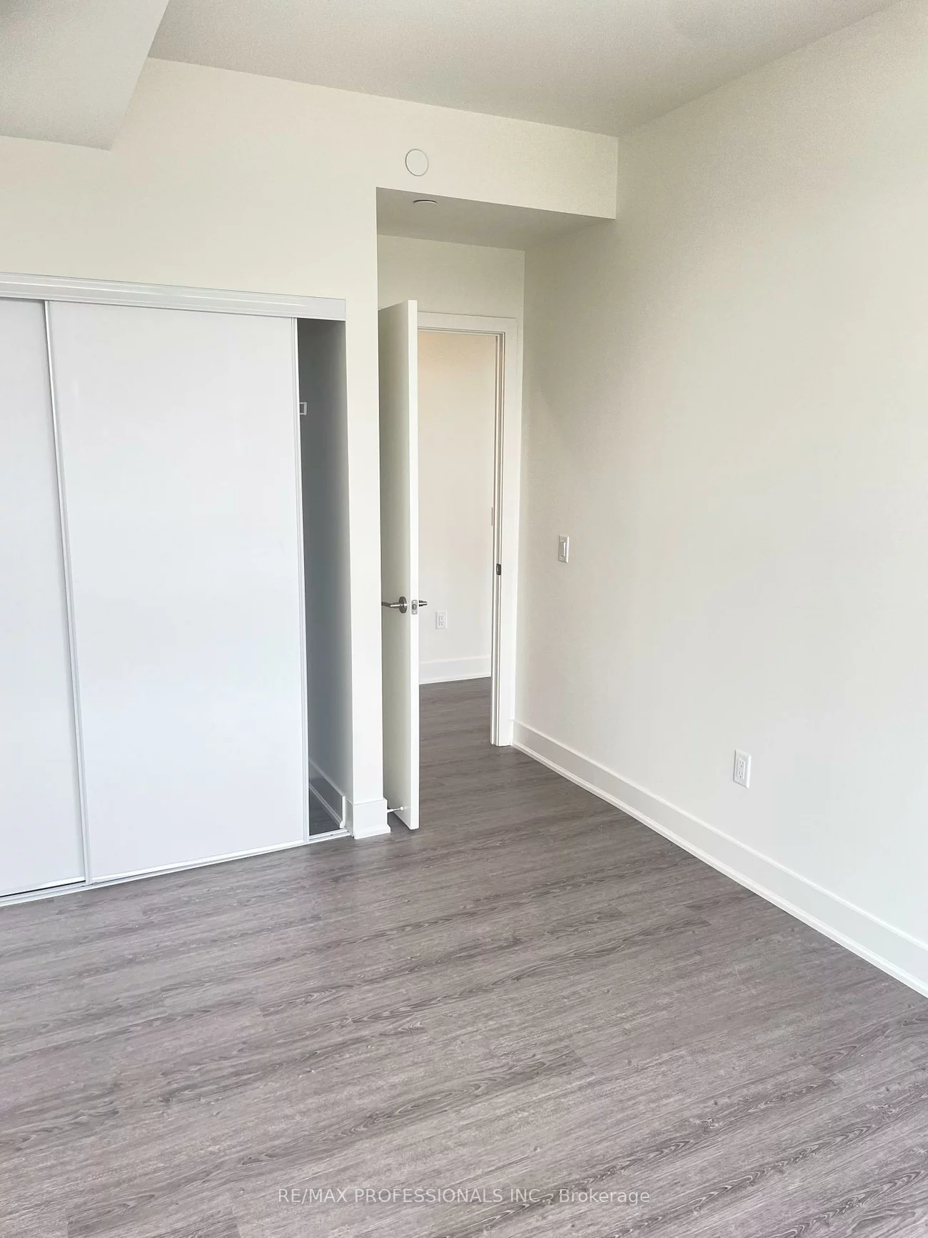 185, Deerfield, Central Newmarket, Newmarket