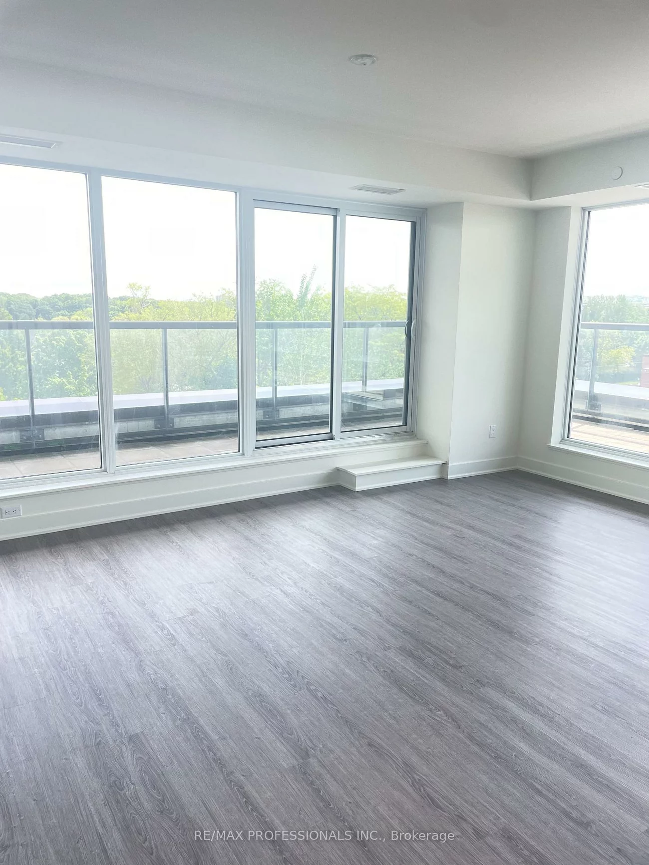 185, Deerfield, Central Newmarket, Newmarket