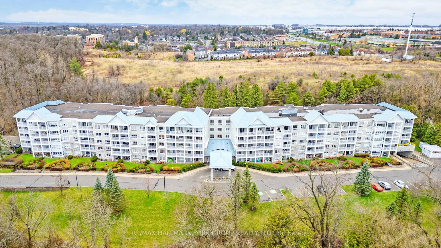 900, Bogart Mill, Gorham-College Manor, Newmarket