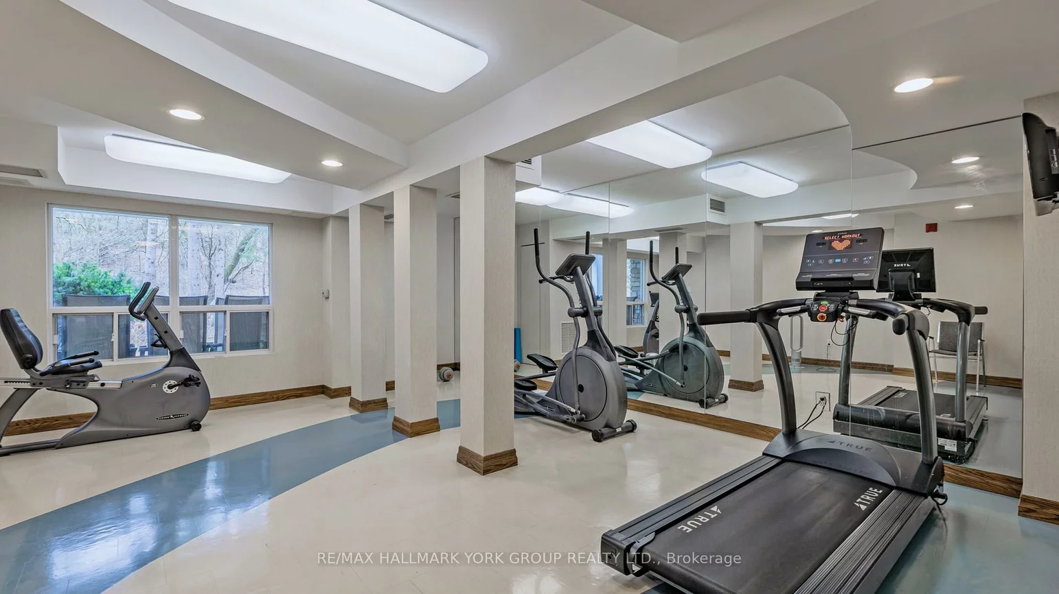 900, Bogart Mill, Gorham-College Manor, Newmarket