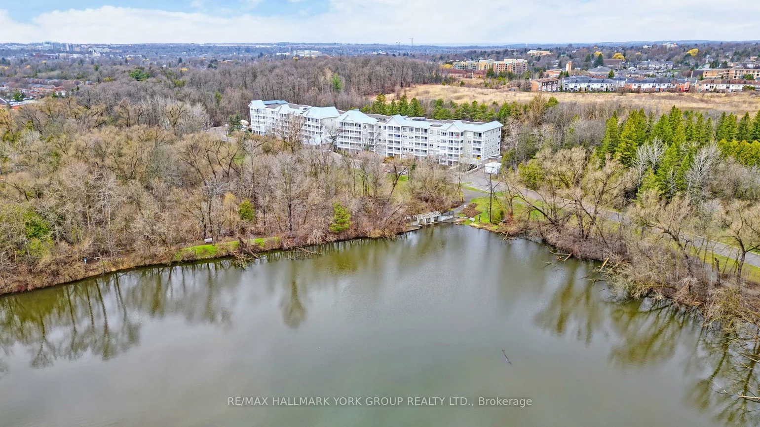 900, Bogart Mill, Gorham-College Manor, Newmarket