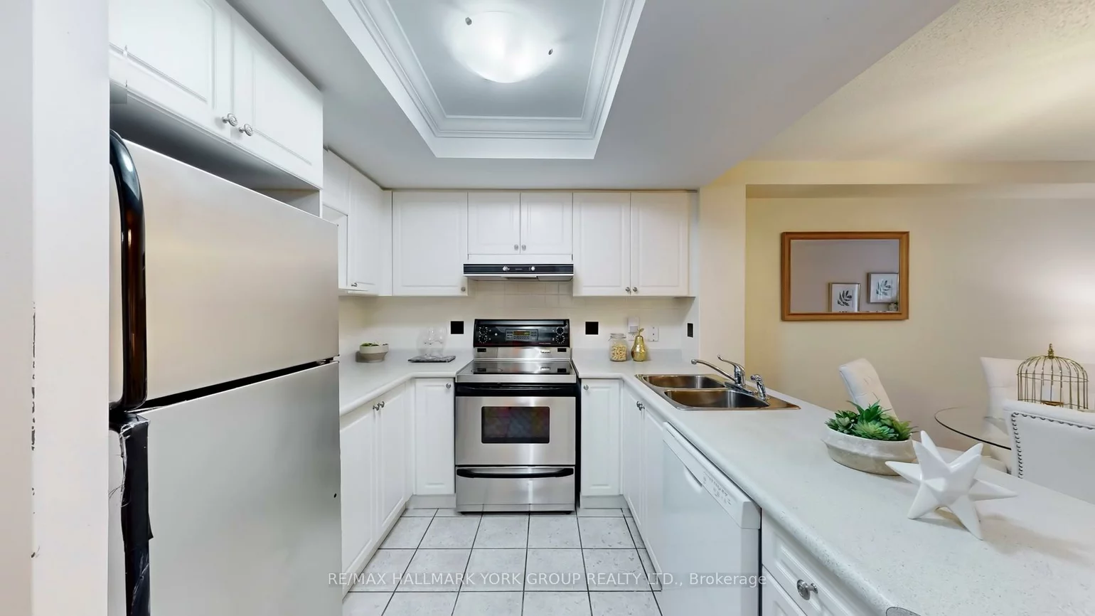 900, Bogart Mill, Gorham-College Manor, Newmarket