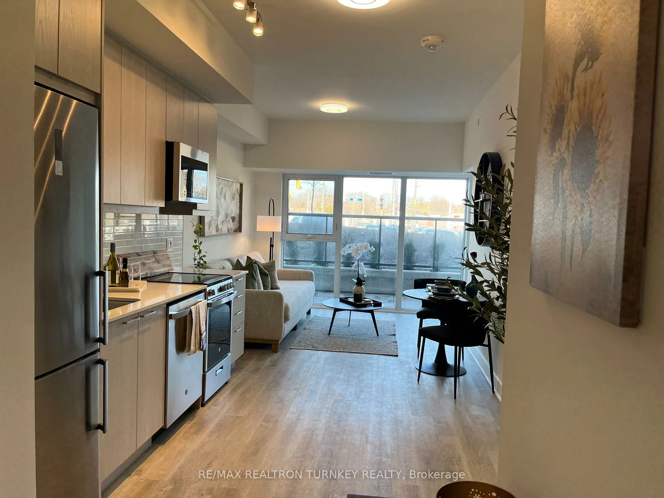 185, Deerfield, Central Newmarket, Newmarket