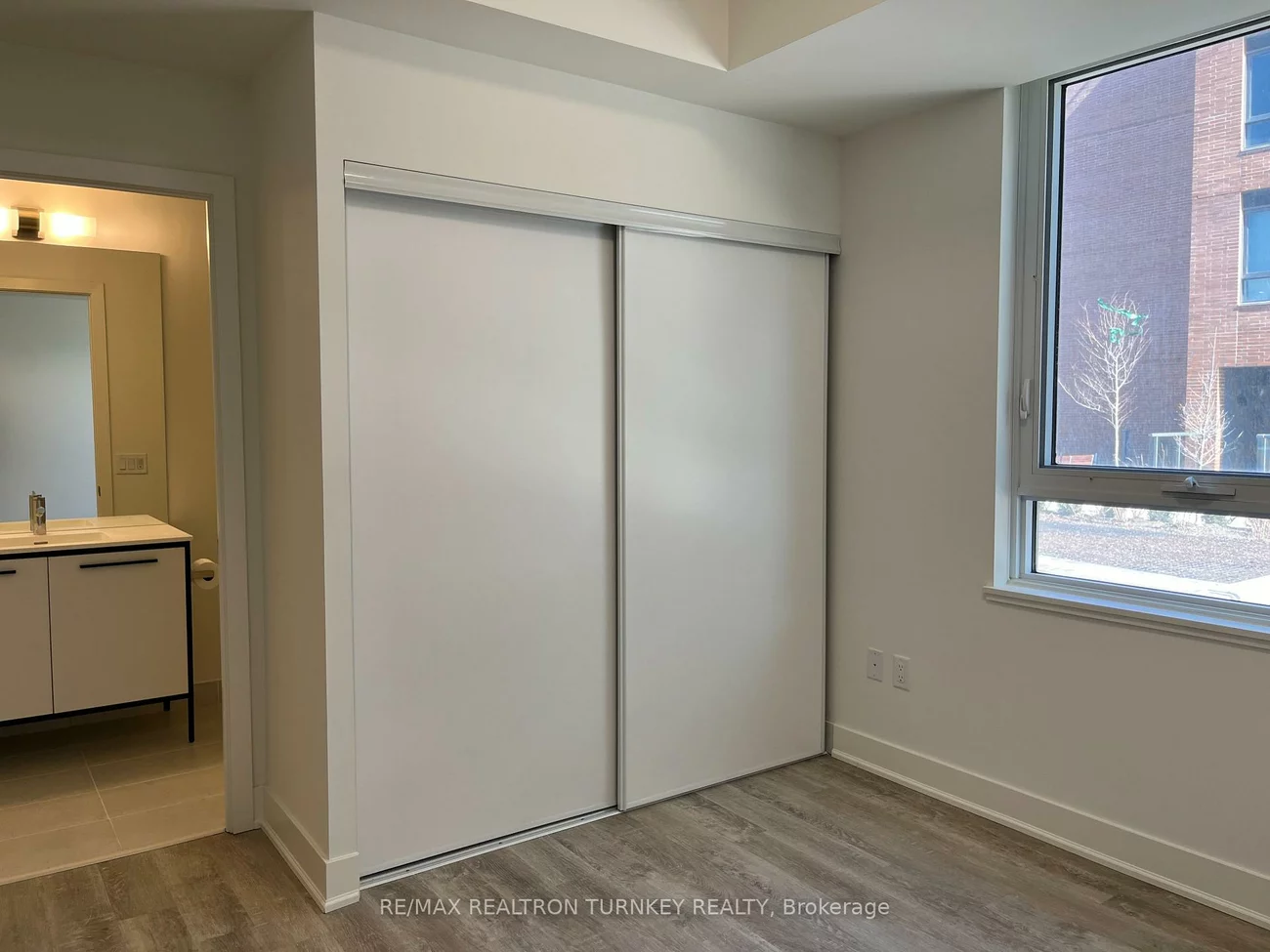 185, Deerfield, Central Newmarket, Newmarket