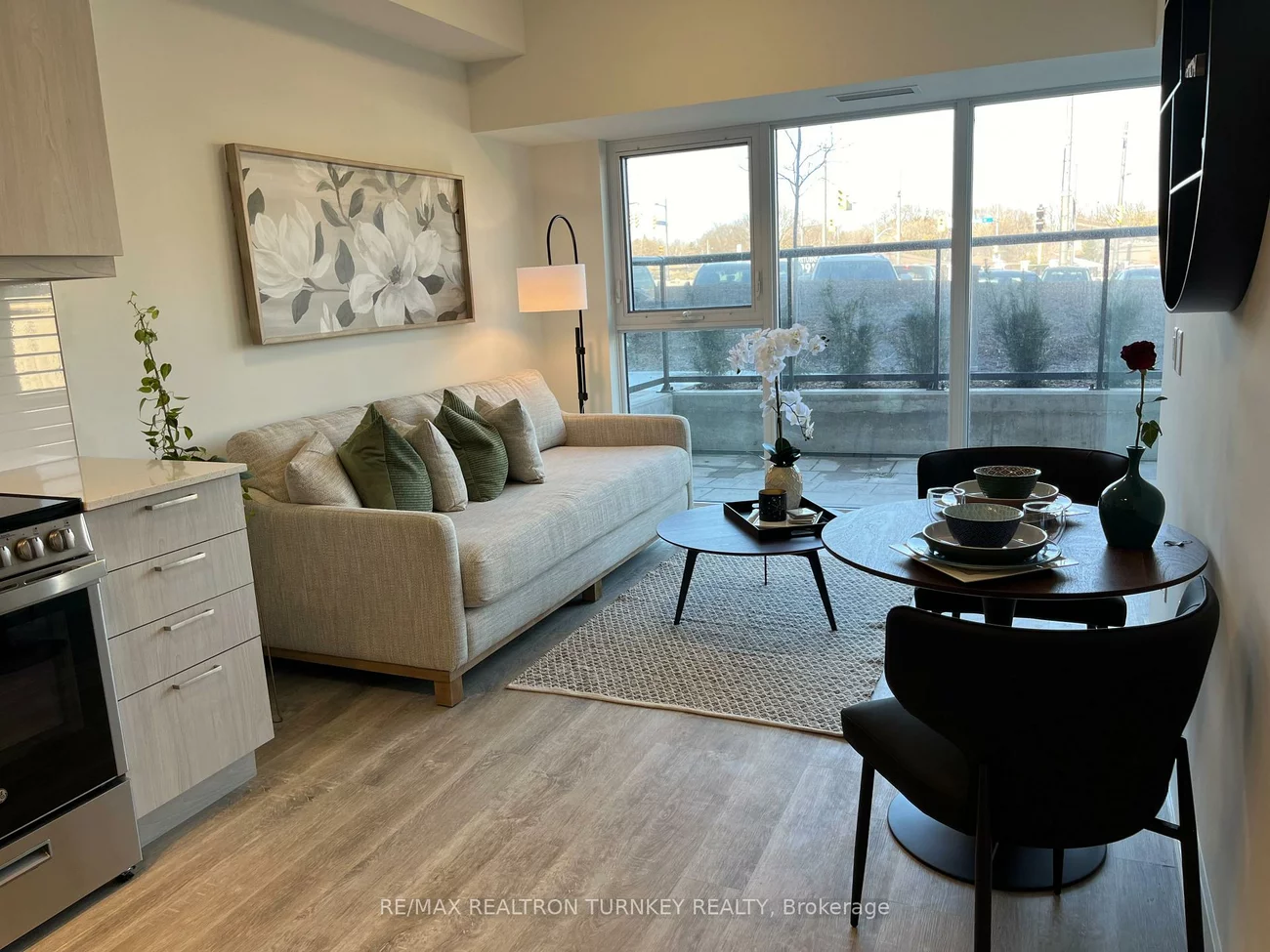 185, Deerfield, Central Newmarket, Newmarket