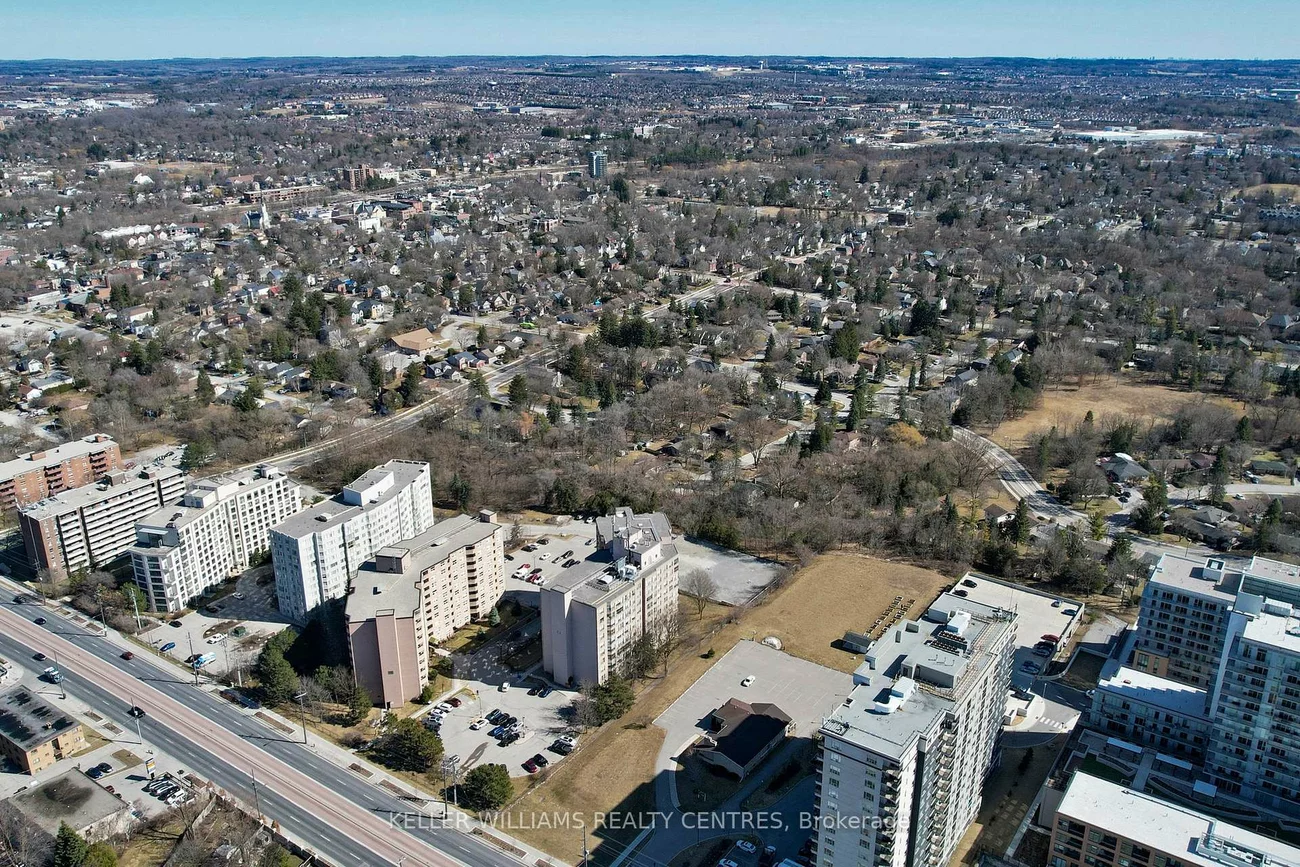 250, Davis, Central Newmarket, Newmarket