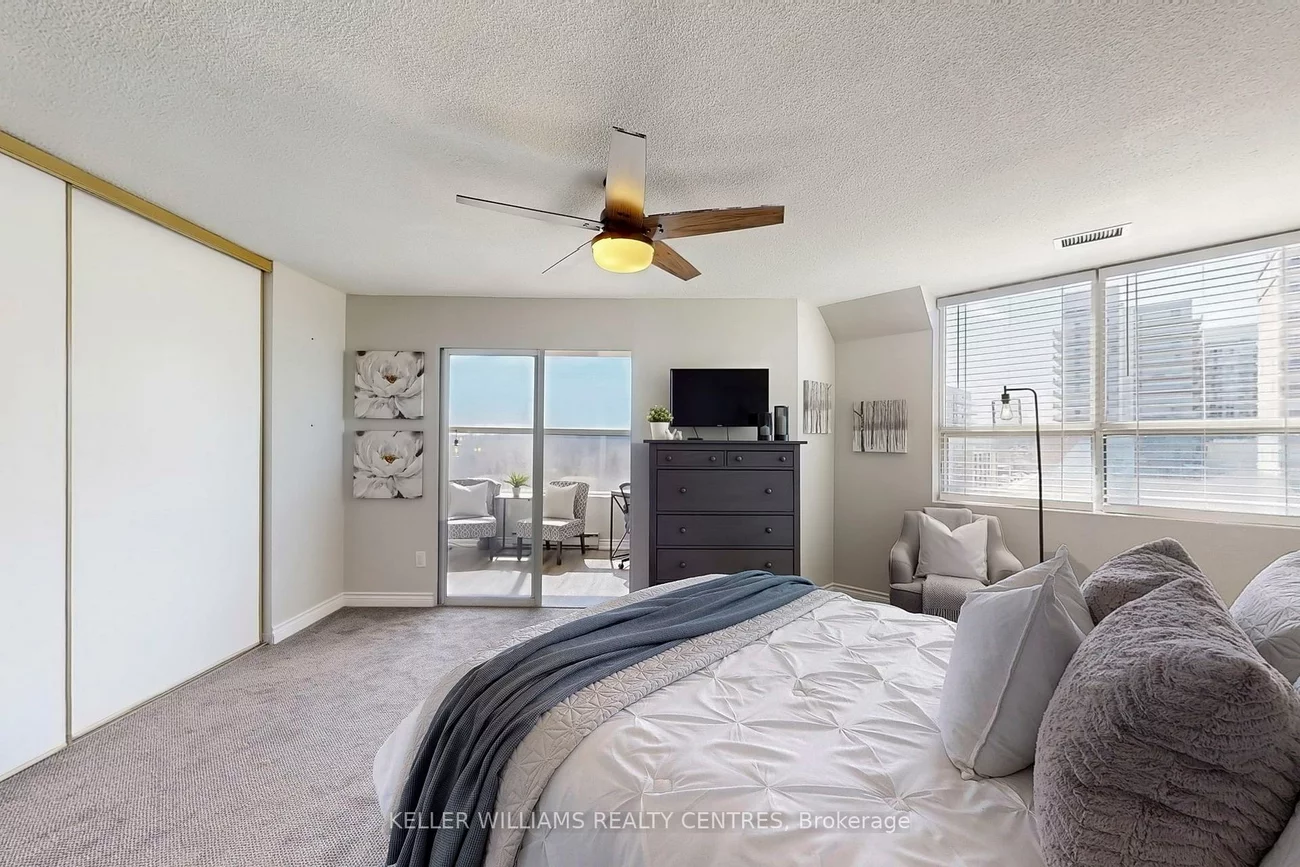 250, Davis, Central Newmarket, Newmarket