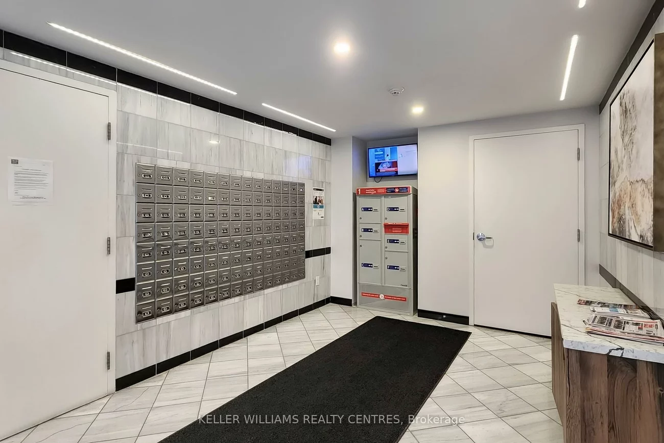 250, Davis, Central Newmarket, Newmarket