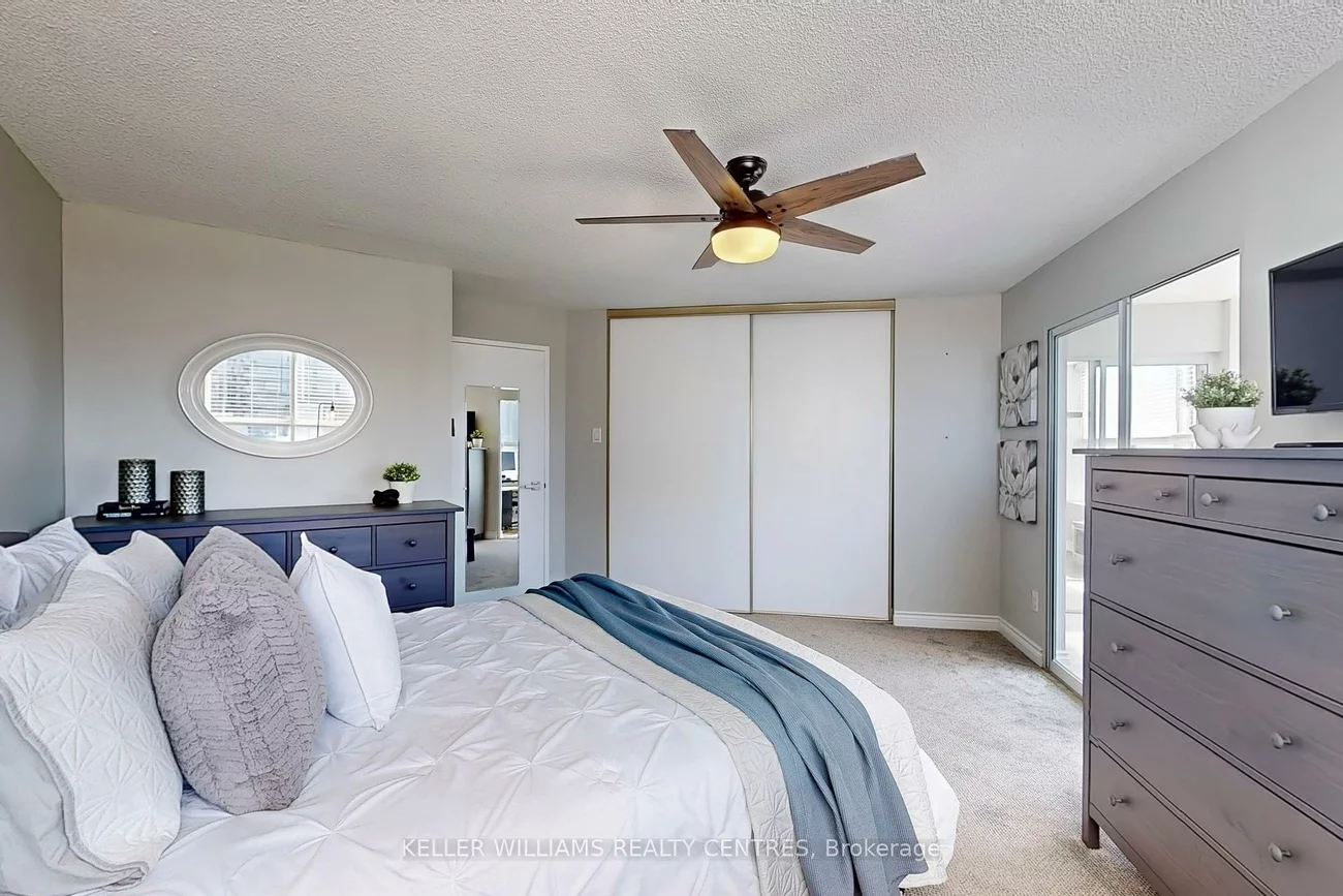 250, Davis, Central Newmarket, Newmarket