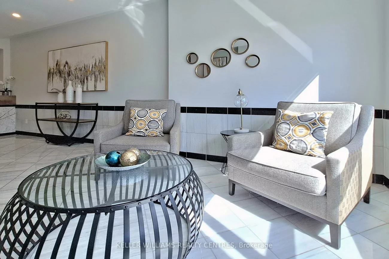 250, Davis, Central Newmarket, Newmarket