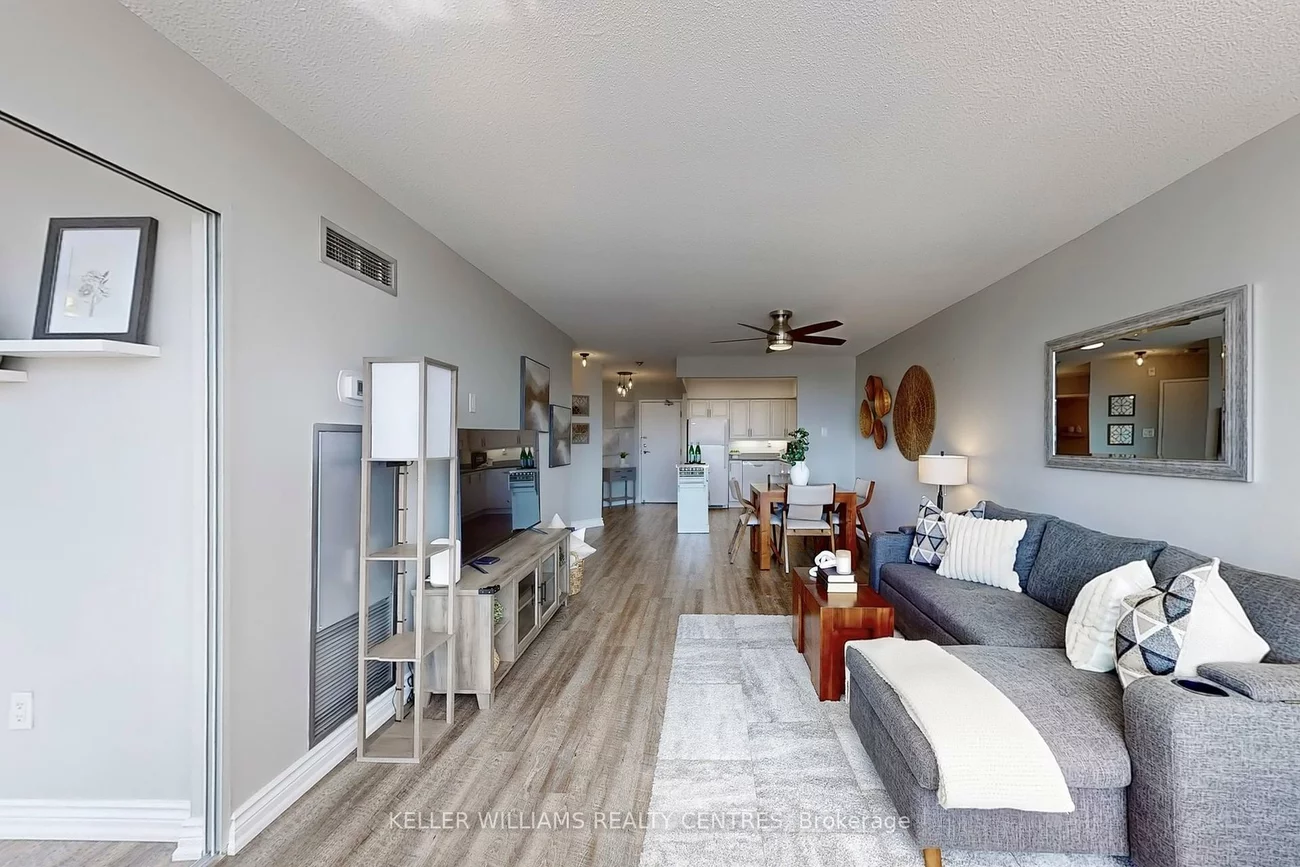 250, Davis, Central Newmarket, Newmarket