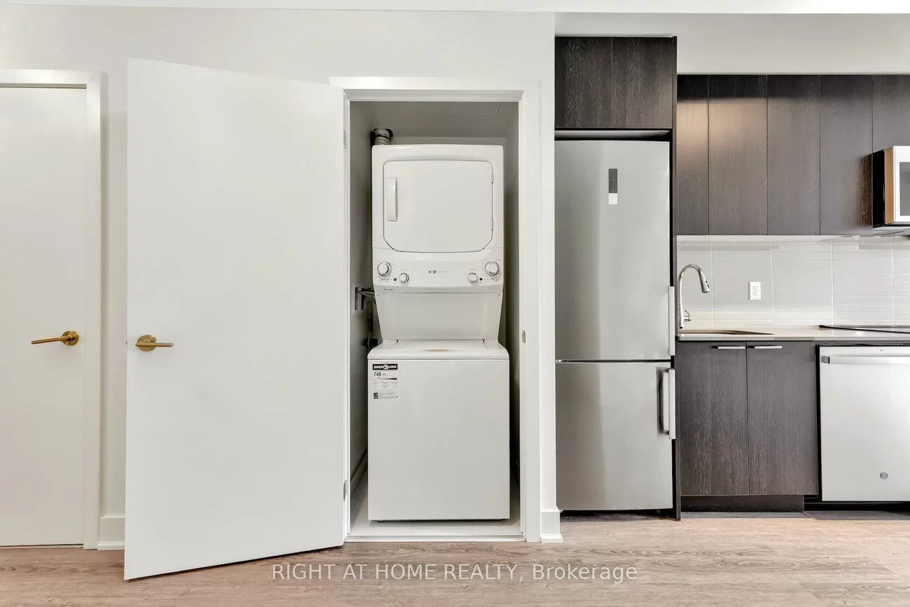 185, Deerfield, Central Newmarket, Newmarket