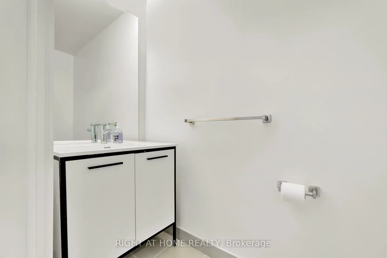 185, Deerfield, Central Newmarket, Newmarket