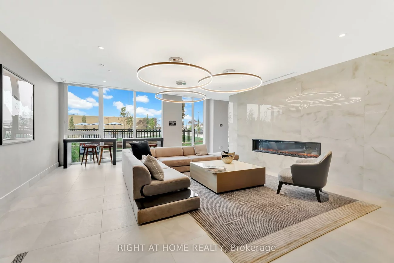 185, Deerfield, Central Newmarket, Newmarket