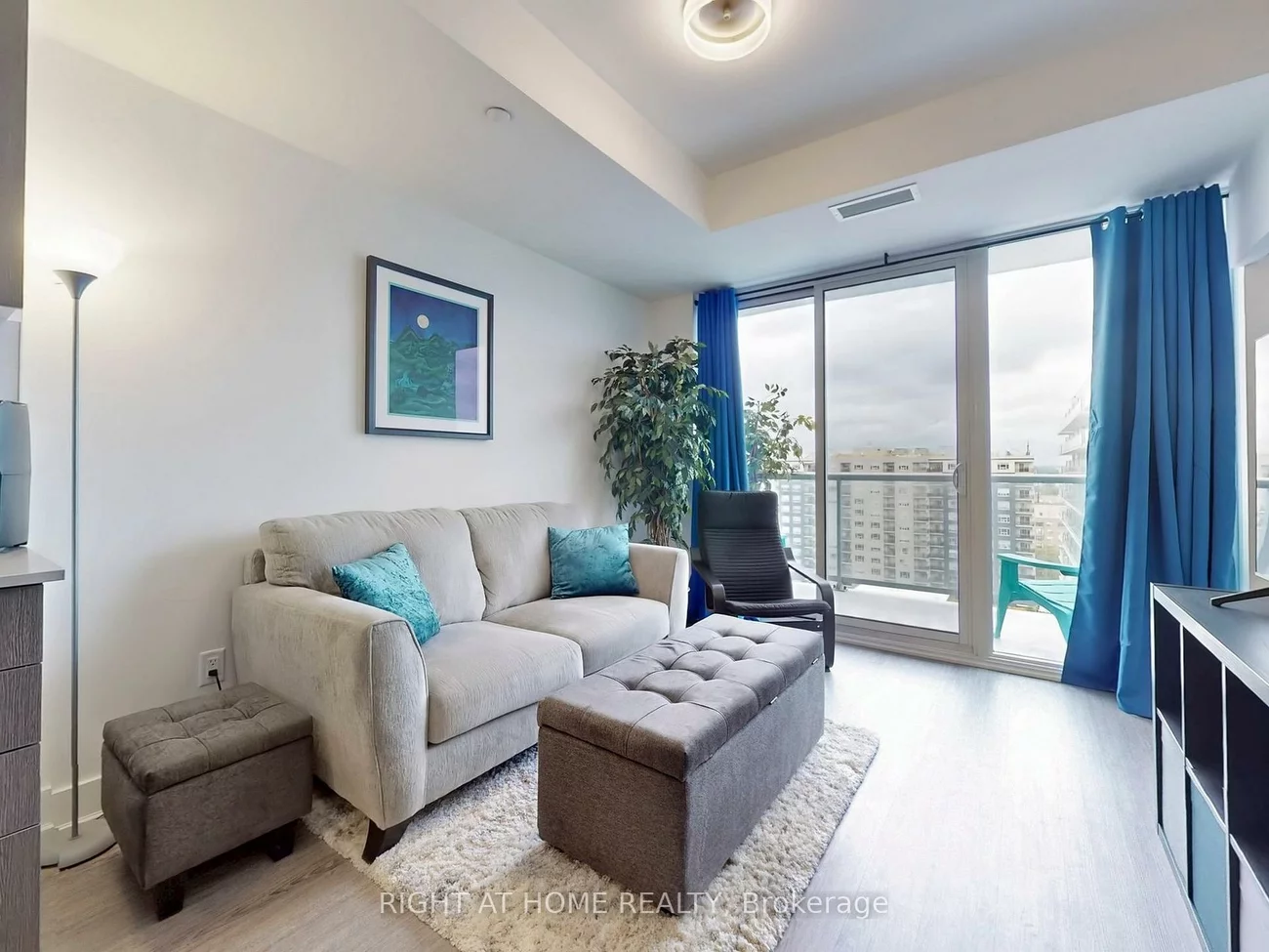 185, Deerfield, Central Newmarket, Newmarket
