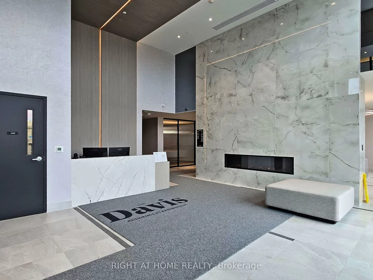 185, Deerfield, Central Newmarket, Newmarket