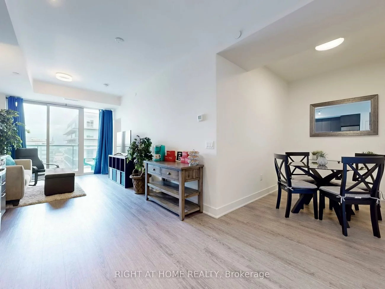 185, Deerfield, Central Newmarket, Newmarket