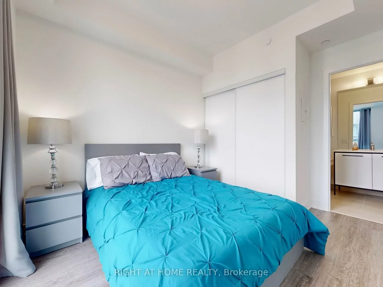 185, Deerfield, Central Newmarket, Newmarket