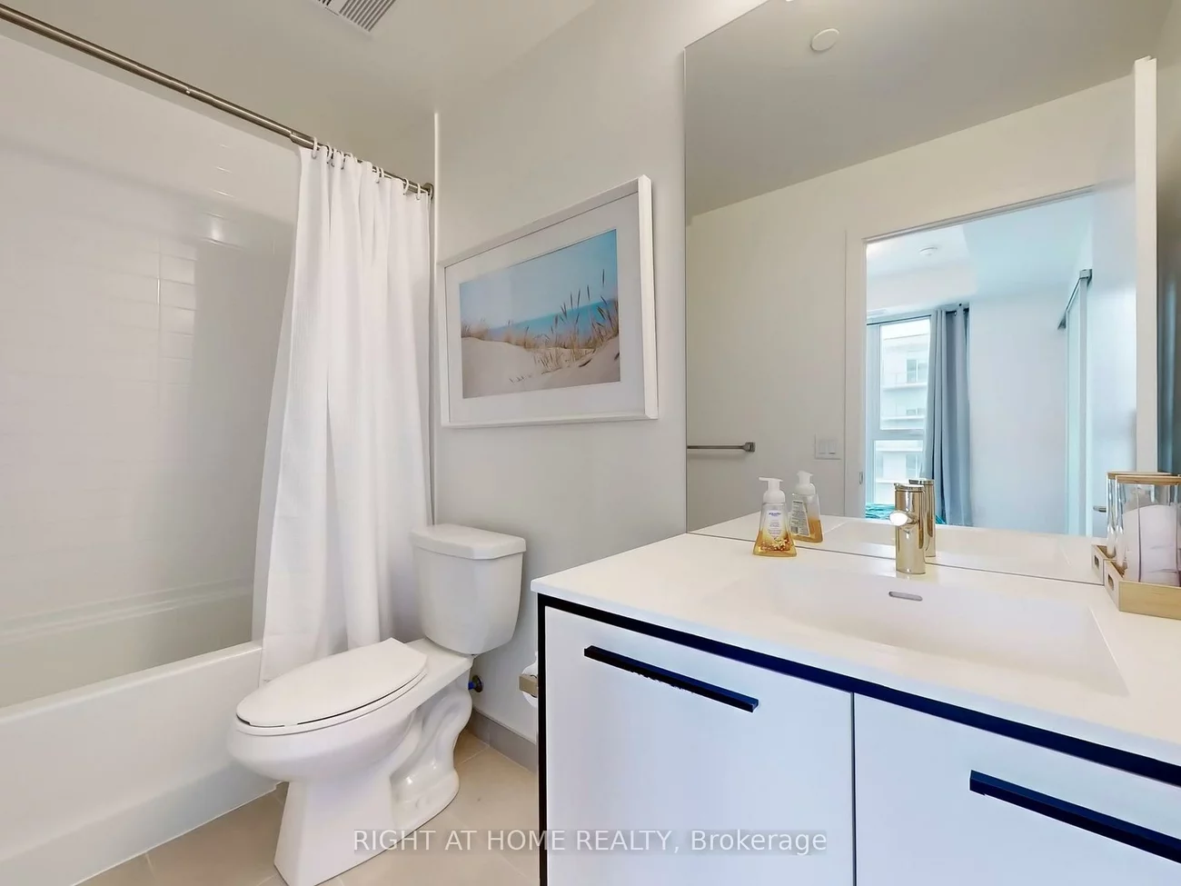185, Deerfield, Central Newmarket, Newmarket