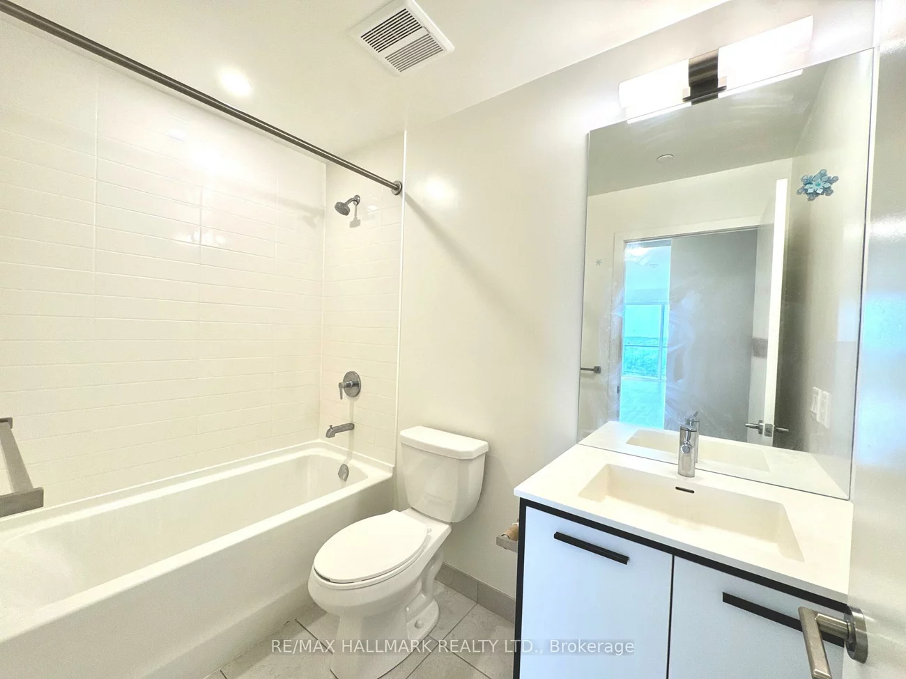 185, Deerfield, Central Newmarket, Newmarket