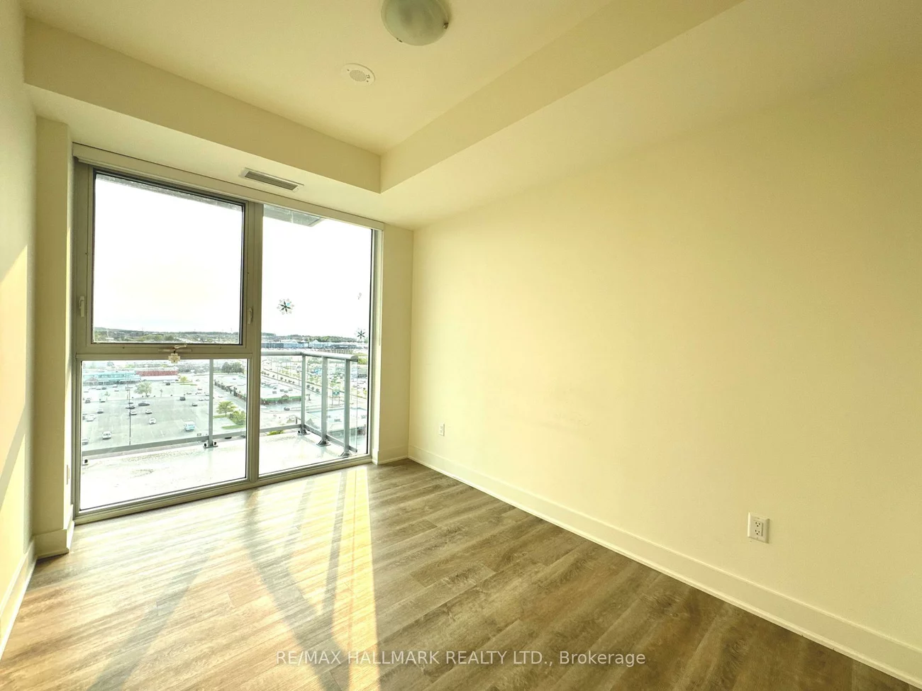 185, Deerfield, Central Newmarket, Newmarket