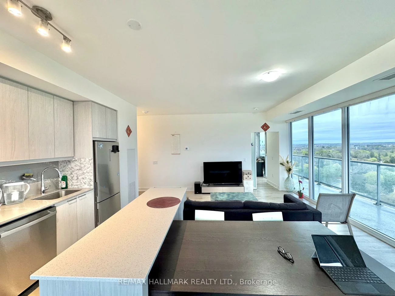 185, Deerfield, Central Newmarket, Newmarket