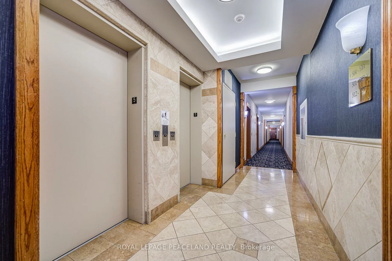 900, Bogart Mill, Gorham-College Manor, Newmarket