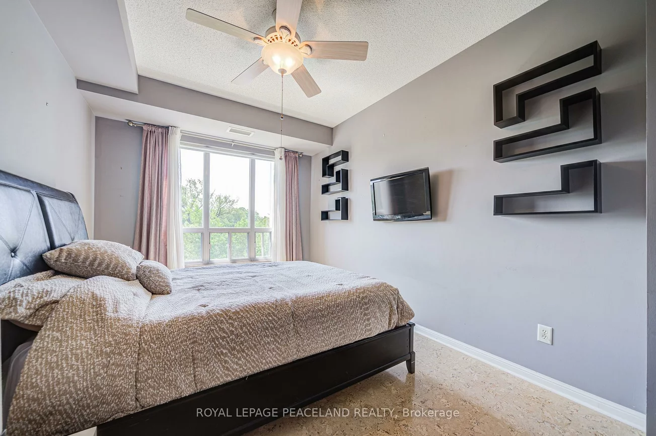 900, Bogart Mill, Gorham-College Manor, Newmarket