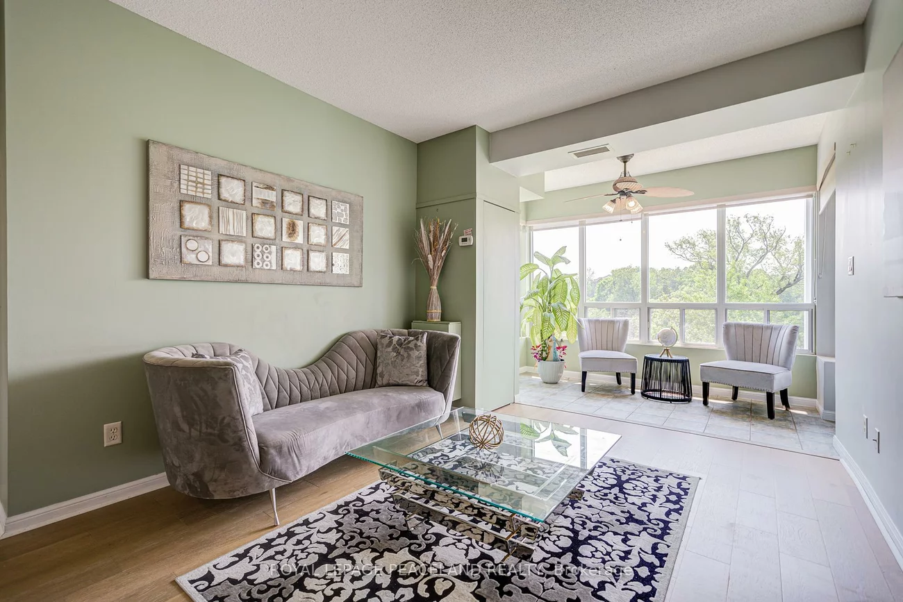 900, Bogart Mill, Gorham-College Manor, Newmarket