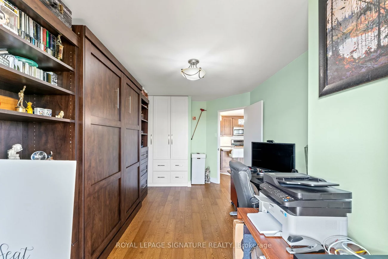 250, Davis, Central Newmarket, Newmarket