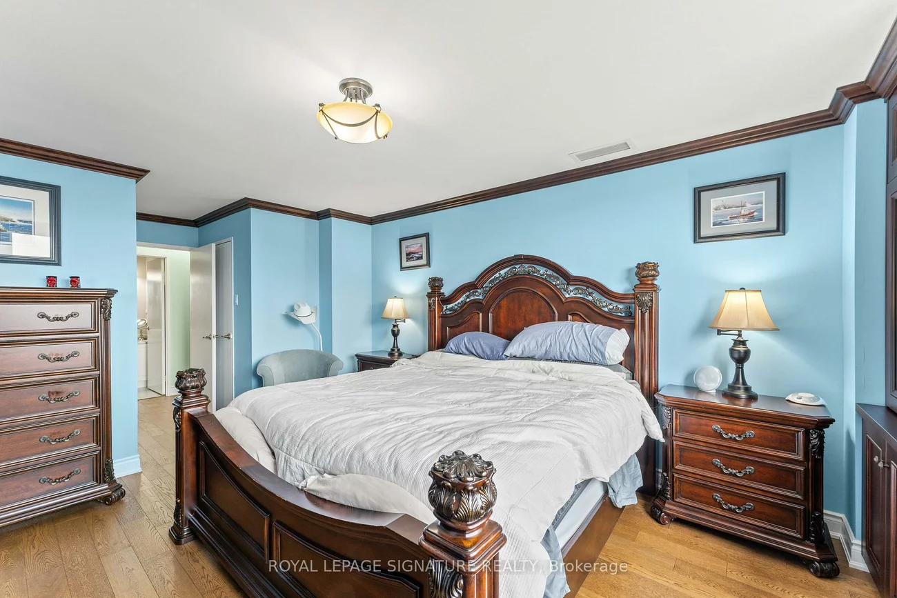 250, Davis, Central Newmarket, Newmarket