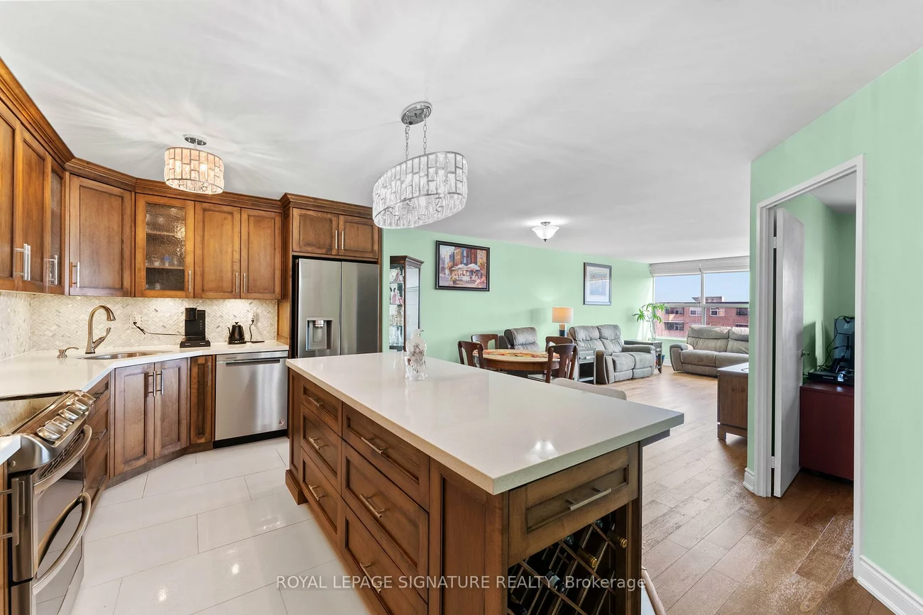 250, Davis, Central Newmarket, Newmarket
