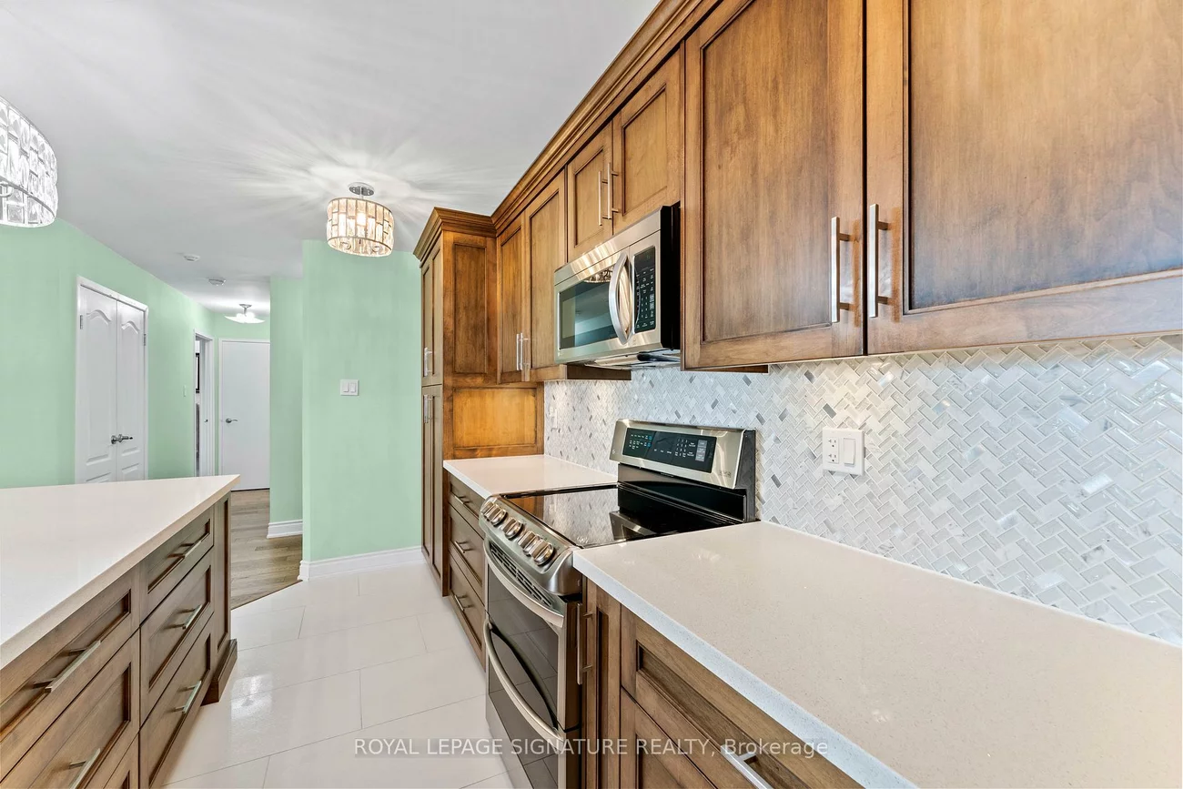 250, Davis, Central Newmarket, Newmarket