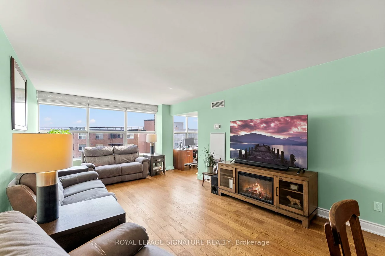 250, Davis, Central Newmarket, Newmarket