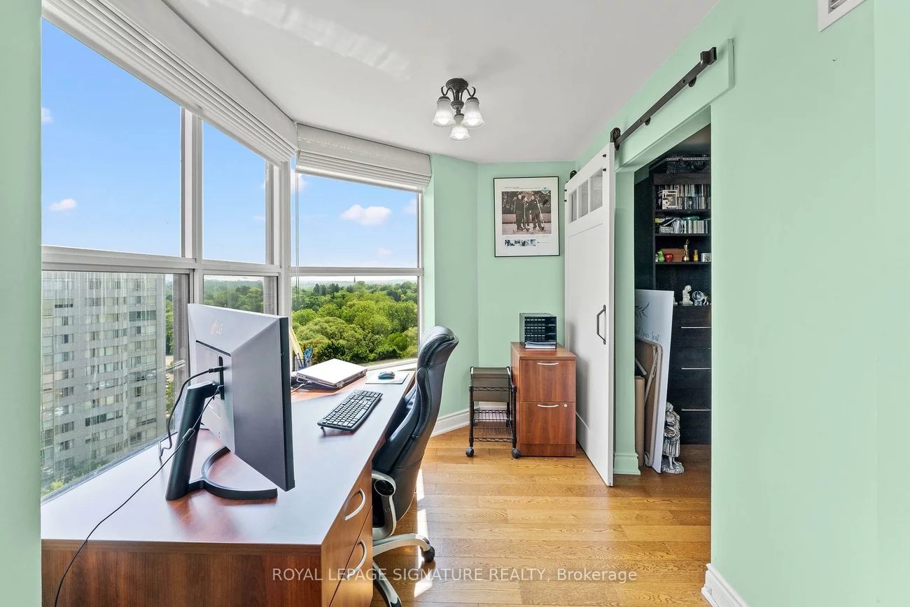 250, Davis, Central Newmarket, Newmarket