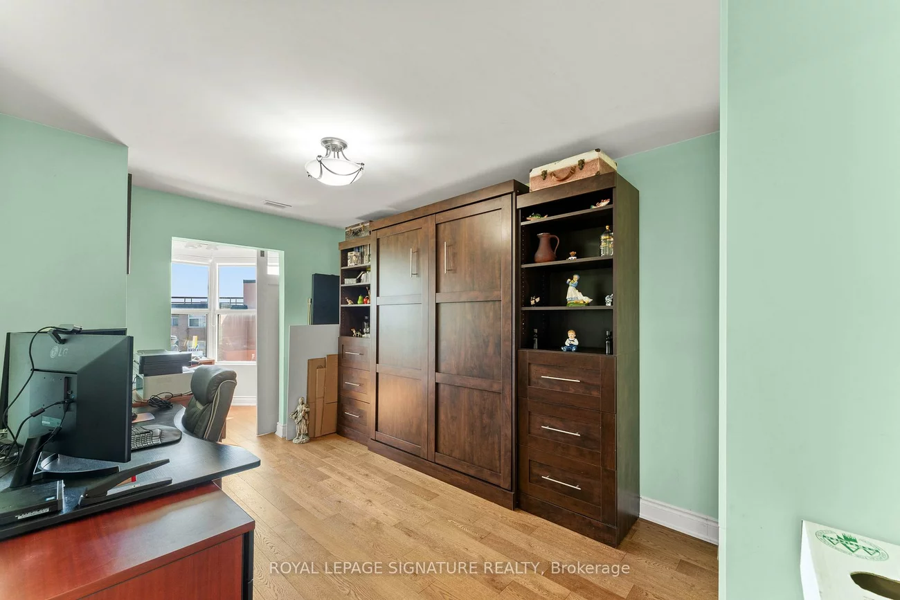 250, Davis, Central Newmarket, Newmarket