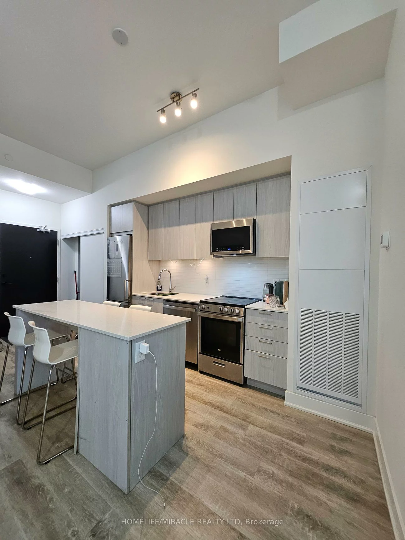 185, DEERFIELD, Central Newmarket, Newmarket