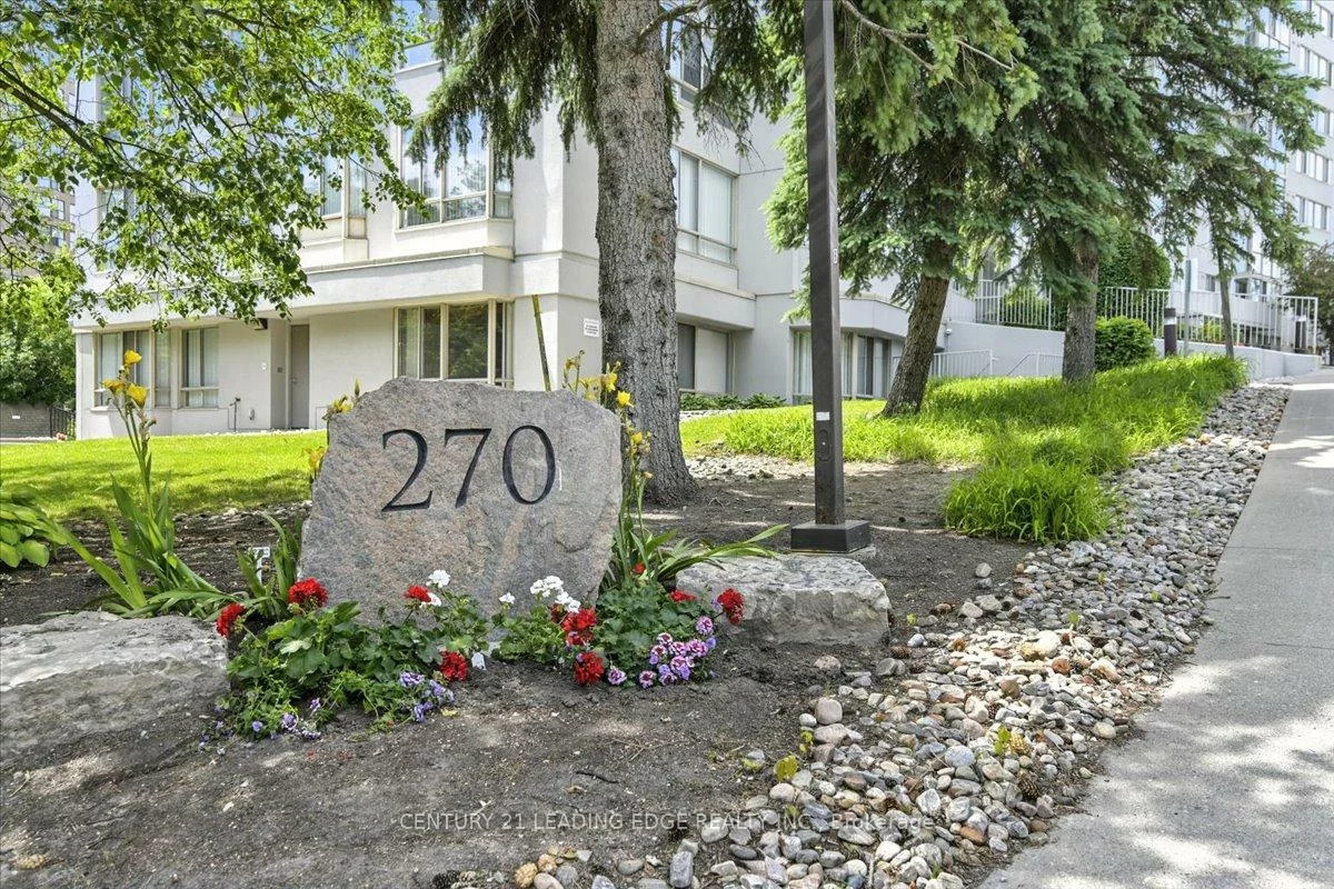 270, Davis, Central Newmarket, Newmarket